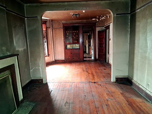 3rd image of 1310 S Millard Ave