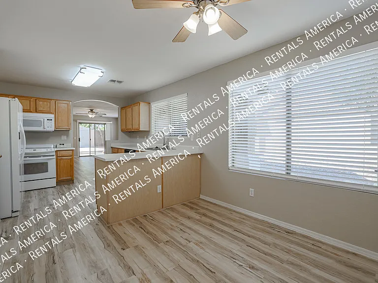16212 N 162nd Ave — Photo 18