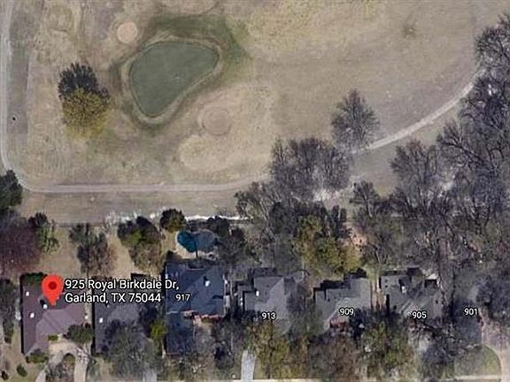 3rd image of 925 Royal Birkdale Dr