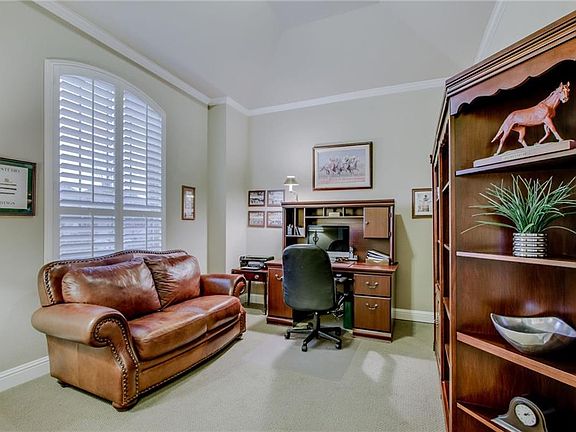 3rd image of 745 Barton Springs Dr