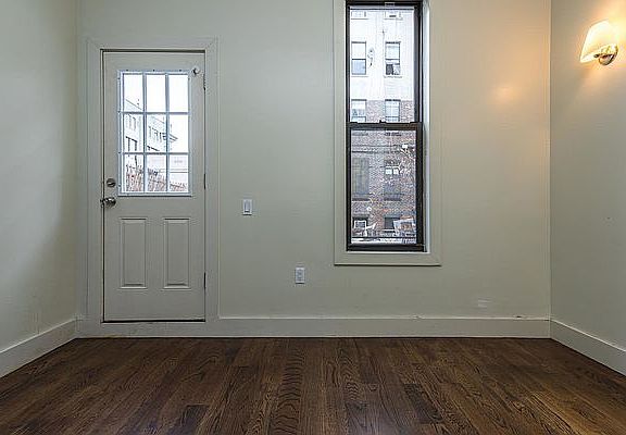 2nd image of 179 Maujer St #L