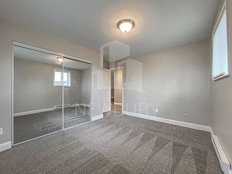 Poplar Apartments — Photo 43