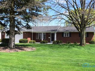306 Parkview Dr, Walbridge, OH 43465