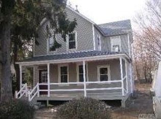 45 Railroad St, Huntington Station, NY 11746