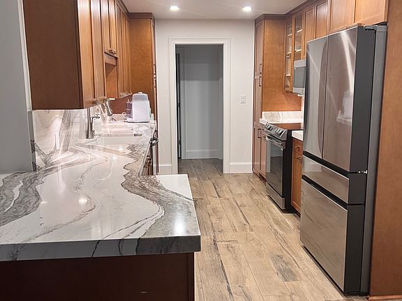 3rd image of 3530 Piedmont Rd NE
