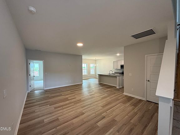 3rd image of 101 Crossvine St #9