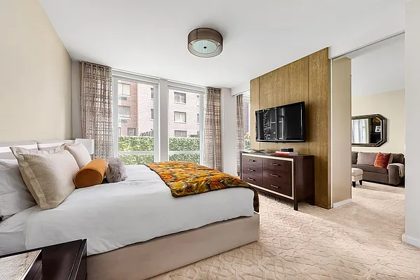 Sold by Nest Seekers International | media 25