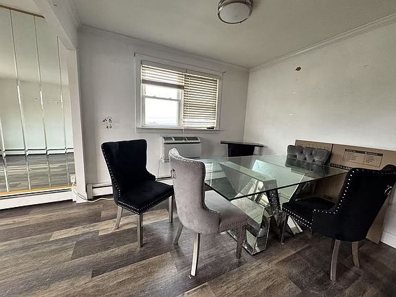 3rd image of 3264 Layton Ave Floor 2