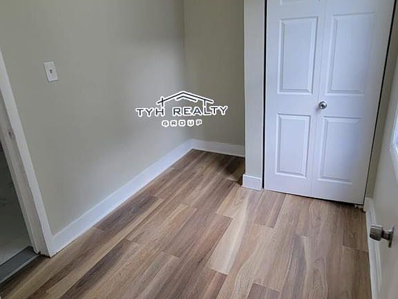5th image of 54 11th Ave W #3