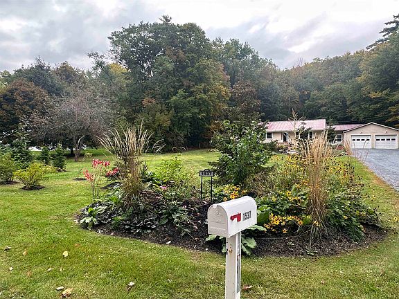 3rd image of 1537 Lake Dunmore Road
