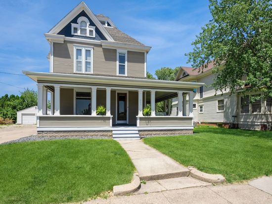 420 1st Ave W, Newton, IA 50208