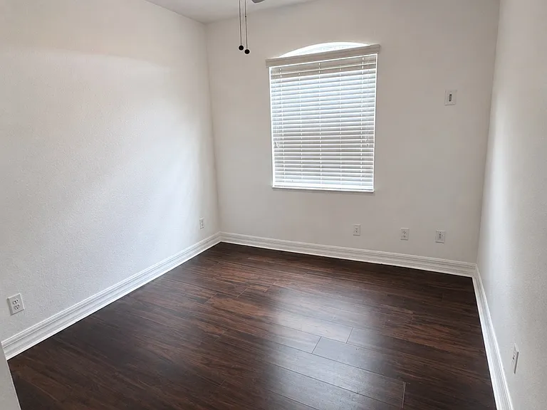 10411 Belfry Cir — Photo 13