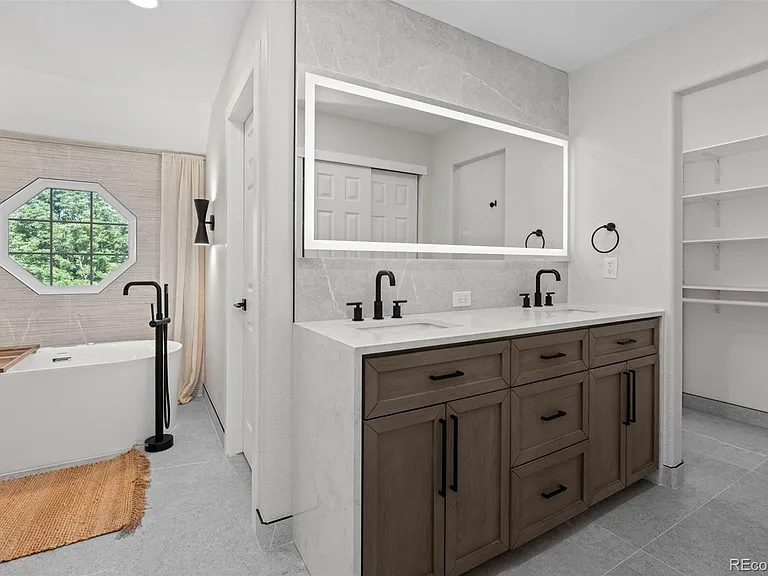 3947 Mallard Ln — Photo 32