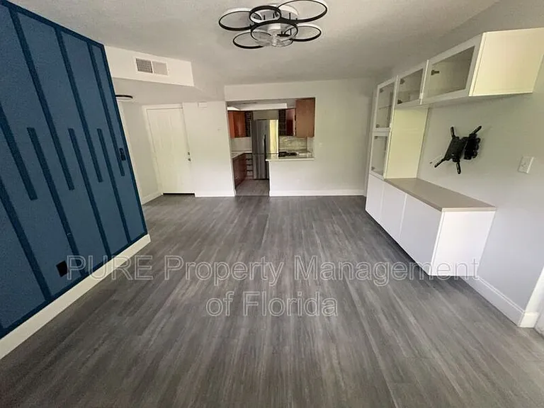 454 Fairways Cir #B204 — Photo 4
