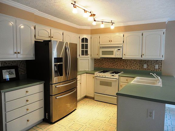 4th image of 4410 Summerlin Dr
