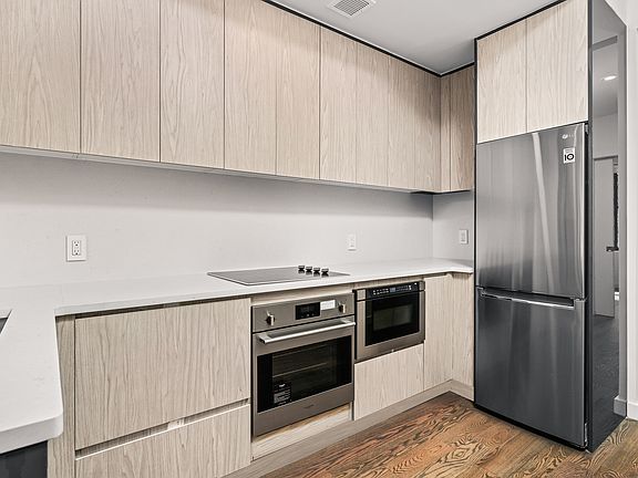 4th image of 186 1st Ave #3N