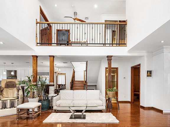 4th image of 4234 203rd St