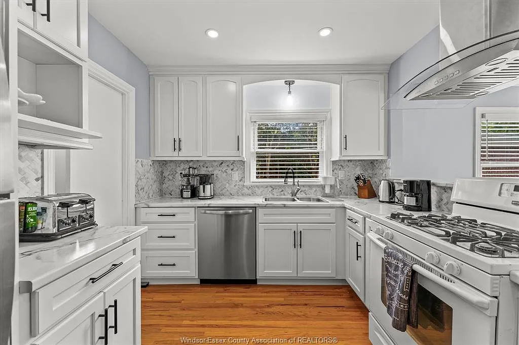 4 bed, $2,800 — Photo 4