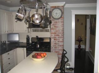 7 Oak St, Danbury, CT 06811