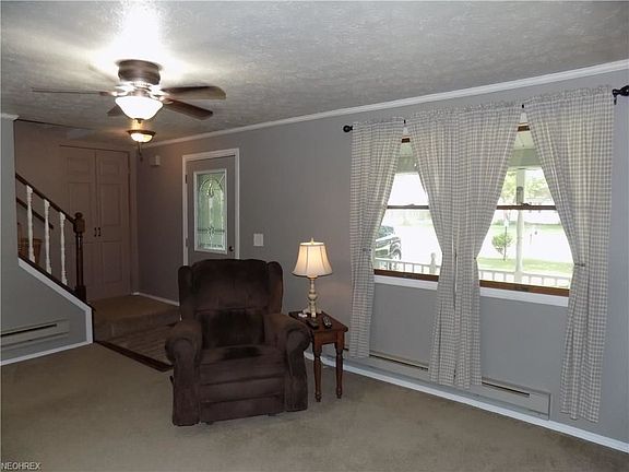 5th image of 622 Cobblestone Dr