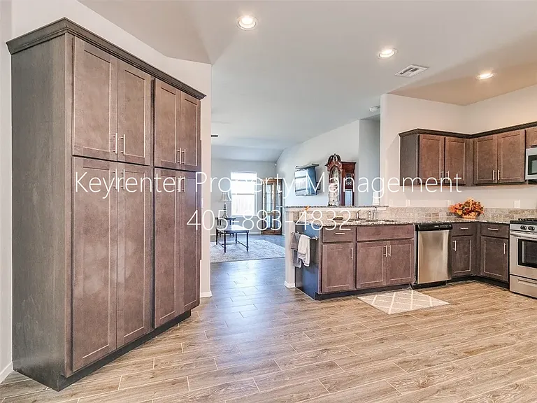 1636 Eighty Niner Ter — Photo 8