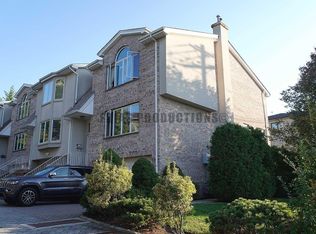 1558 Anderson Ave, Fort Lee, NJ 07024