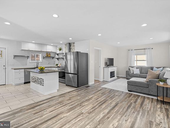 2nd image of 8062 Telegraph Rd