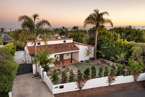 1109 Cliff Dr Photo 1
