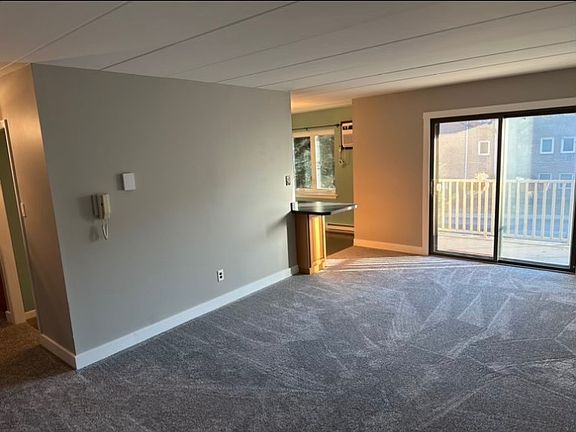 2nd image of 100 Campbell Cir #D-6