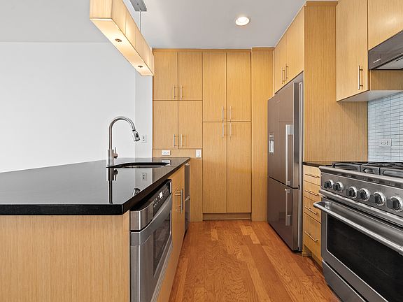 2nd image of 5-49 Borden Ave #4H
