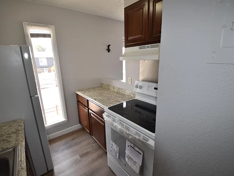 4235 Loomis Ave #1 — Photo 6