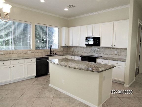 4th image of 3355 E Jacinto Ave