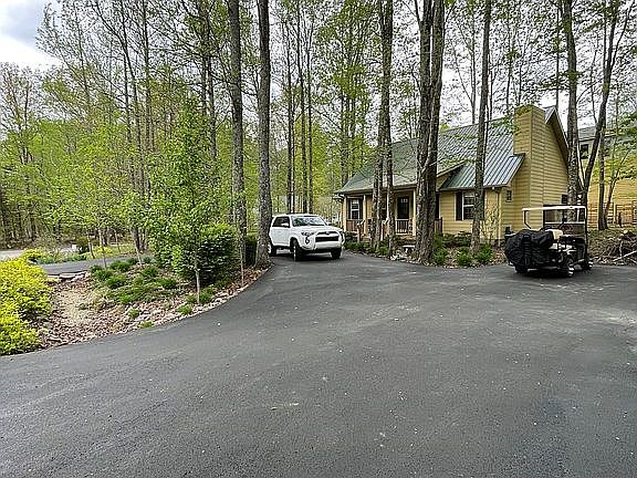 3rd image of 21 Cherokee Springs Ct
