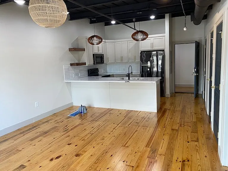 723-735 E Tennessee St #119-123 — Photo 2