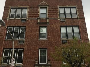 223 W Wisconsin St APT 2A, Chicago, IL 60614