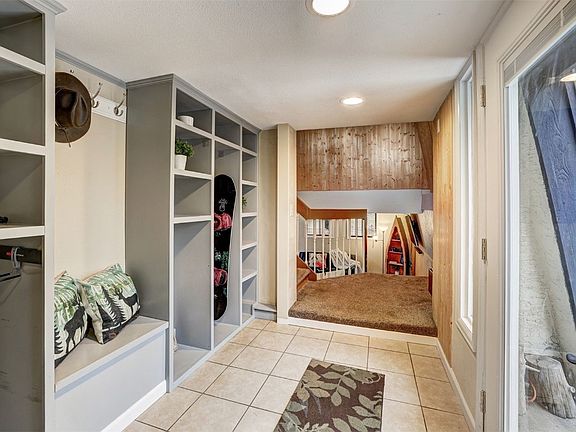 3rd image of 921 Fairview Boulevard UNIT 15
