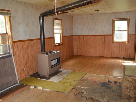 5th image of 1971 290th St