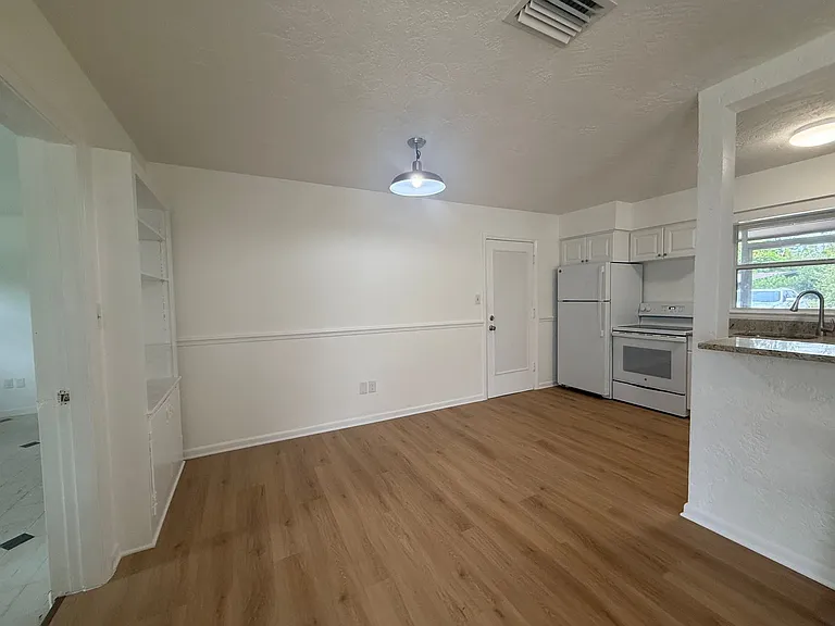2588 Colorado St — Photo 14