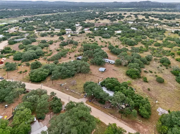 315 Lakeshore Ln, Bandera, TX 78003