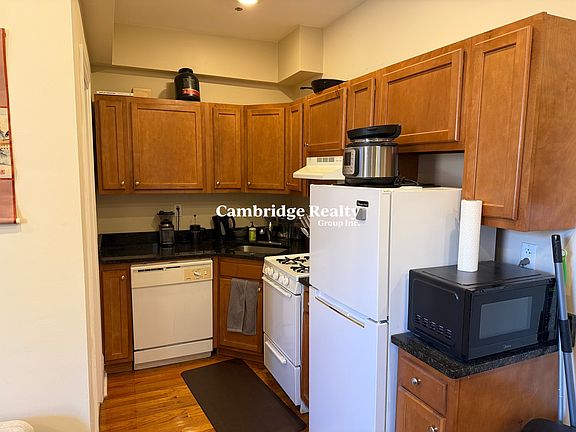 4th image of 1197 Commonwealth Ave #9T