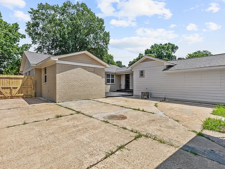 1689 Clementine Rd — Photo 19