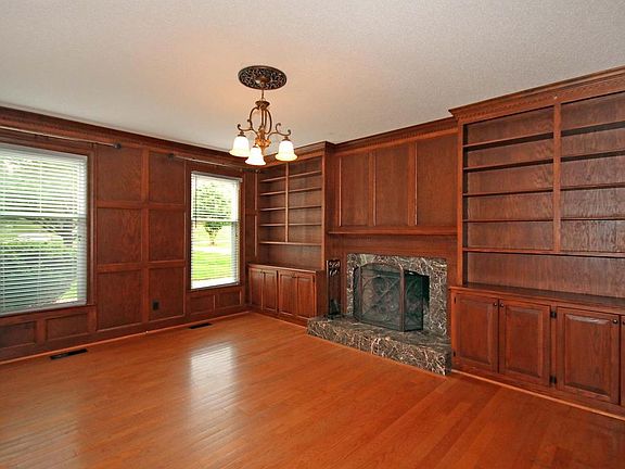 5th image of 205 Baymount Dr