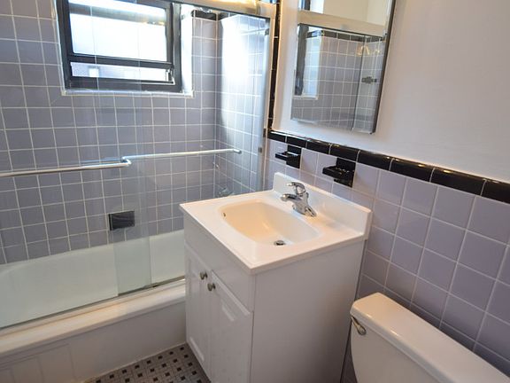 DOC- Grey bathroom