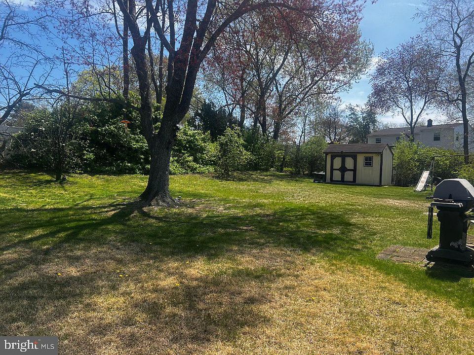 2nd image of 2408 Brandeis Ave