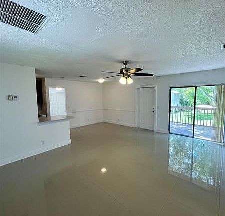 3rd image of 28 Crossings Cir APT G