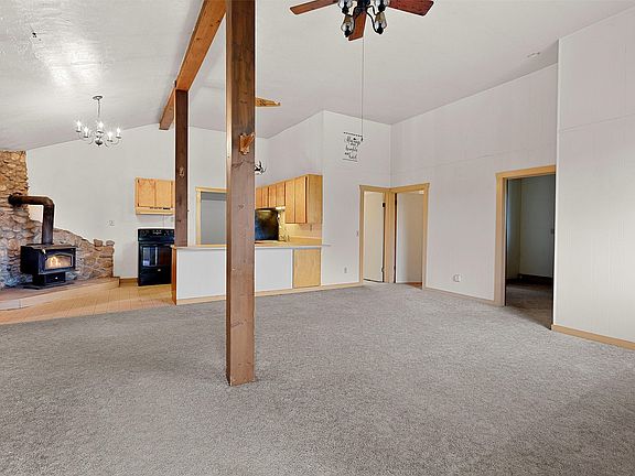3rd image of 649 Bourne Ln