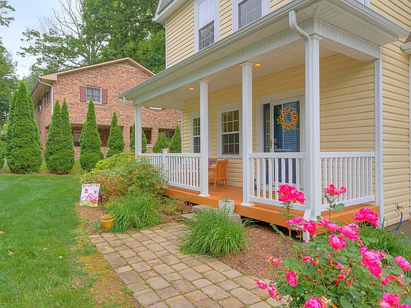3rd image of 314 Courtney Cir