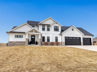 707 Covered Wagon Trl, Pulaski, WI 54162