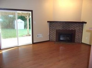 821 Beaver Ln, Reading, PA 19606