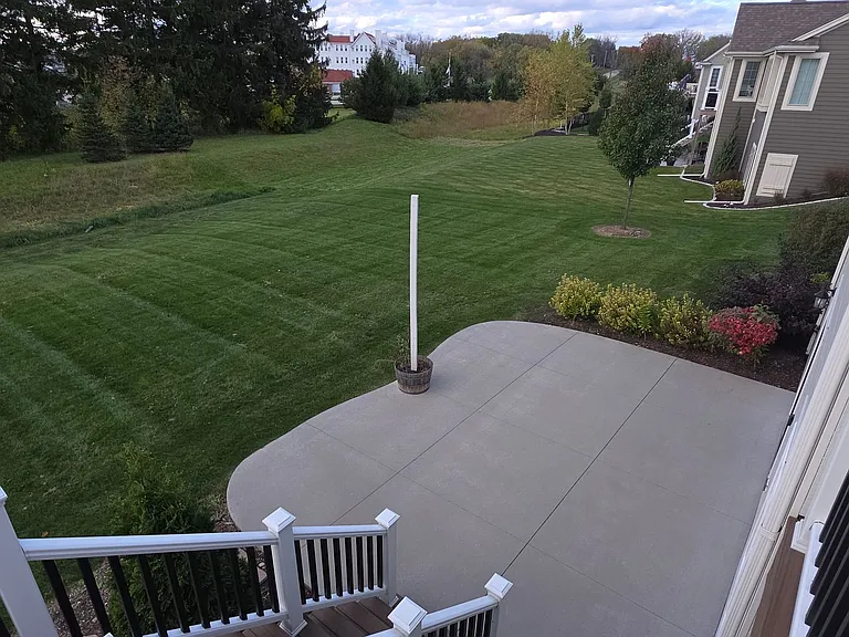 W239N3743 River Birch Ct — Photo 43